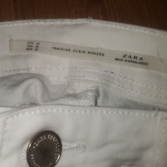 COPY - COPY - ZARA JEANS NEVER WORN - Picture 2 of 3